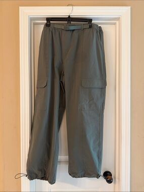 Women’s Avia Olive Green Cargo Pants with Drawstring Hem